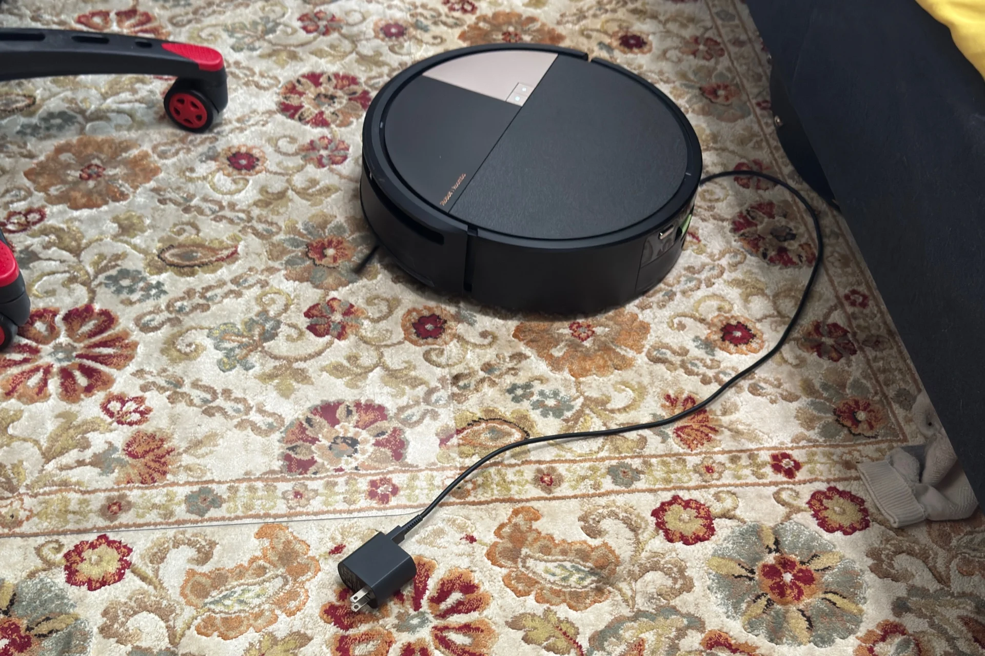 Roomba Max 775 dragging a cable it has snagged.