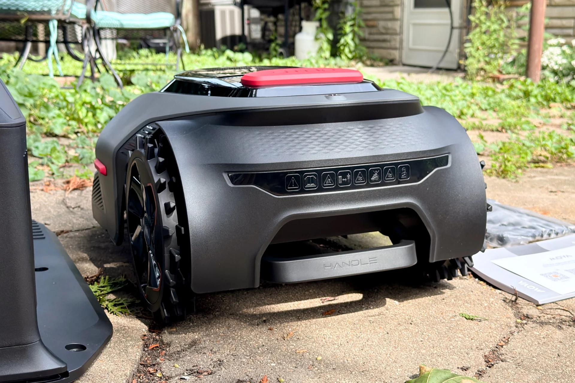 Close-up image of the back of the Mova Lidax Pro 800. A grab handle is clearly visible at the bottom edge.
